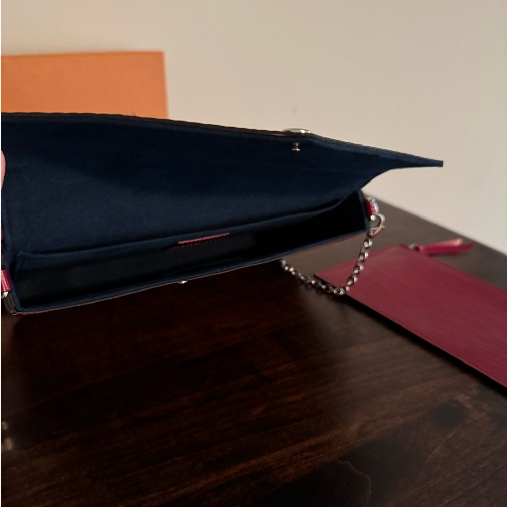 Louis Vuitton Felicie Pochette (Cherry Berry Epi Leather) - Picture 6 of 9